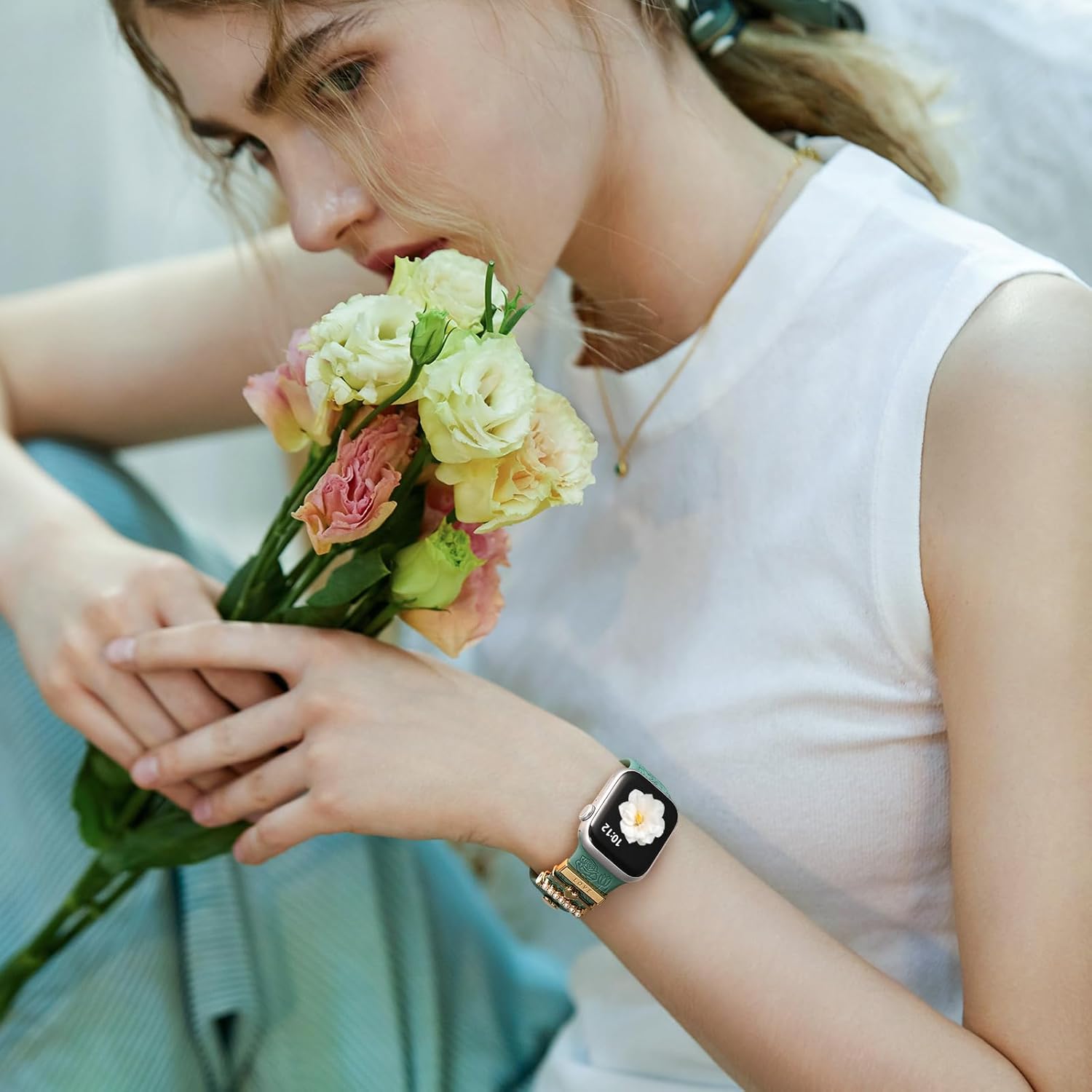 DaQin Flower Engraved Band Compatible Apple Watch Strap 4 71IrJeat9dL. AC SL1500 1